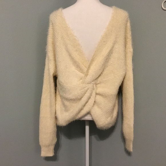 Knot Accent Open back Sweater - Picture 6 of 6